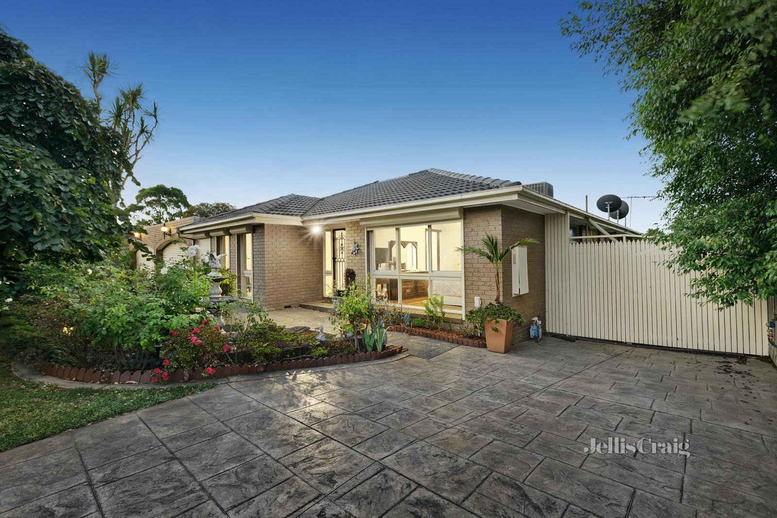 2 Ensign Close, Wantirna image 2