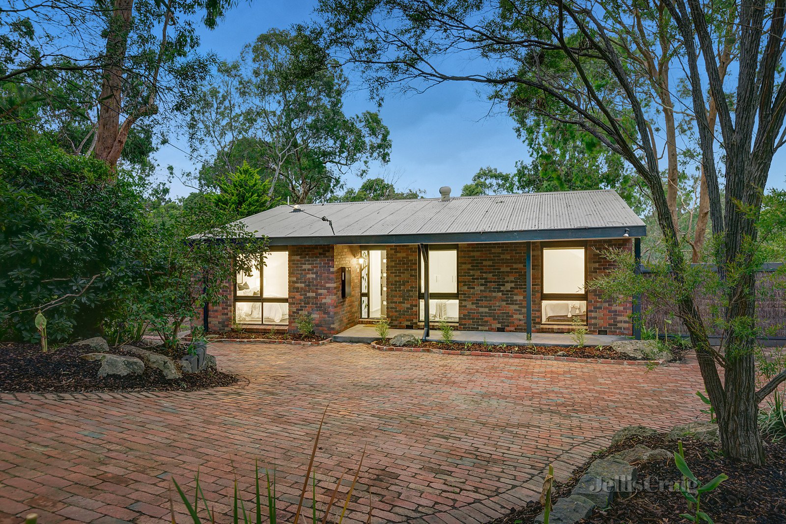 2 Erswell Court, Montmorency image 17