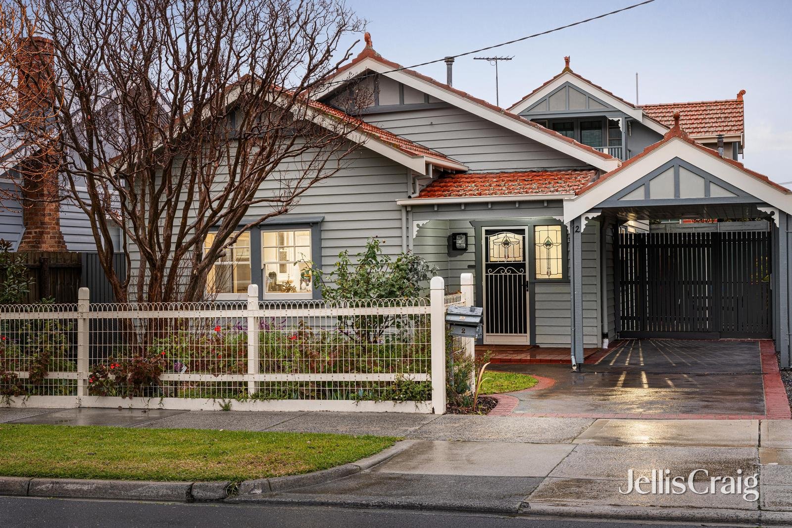 2 Exhibition Street, Mckinnon image 1