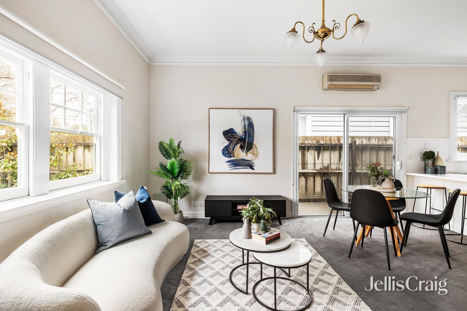 2 Exhibition Street, Mckinnon image 2