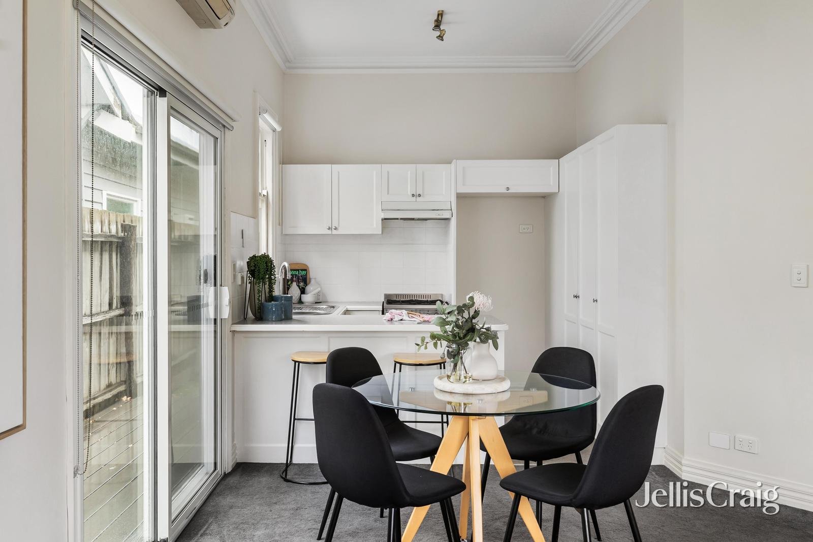 2 Exhibition Street, Mckinnon image 5