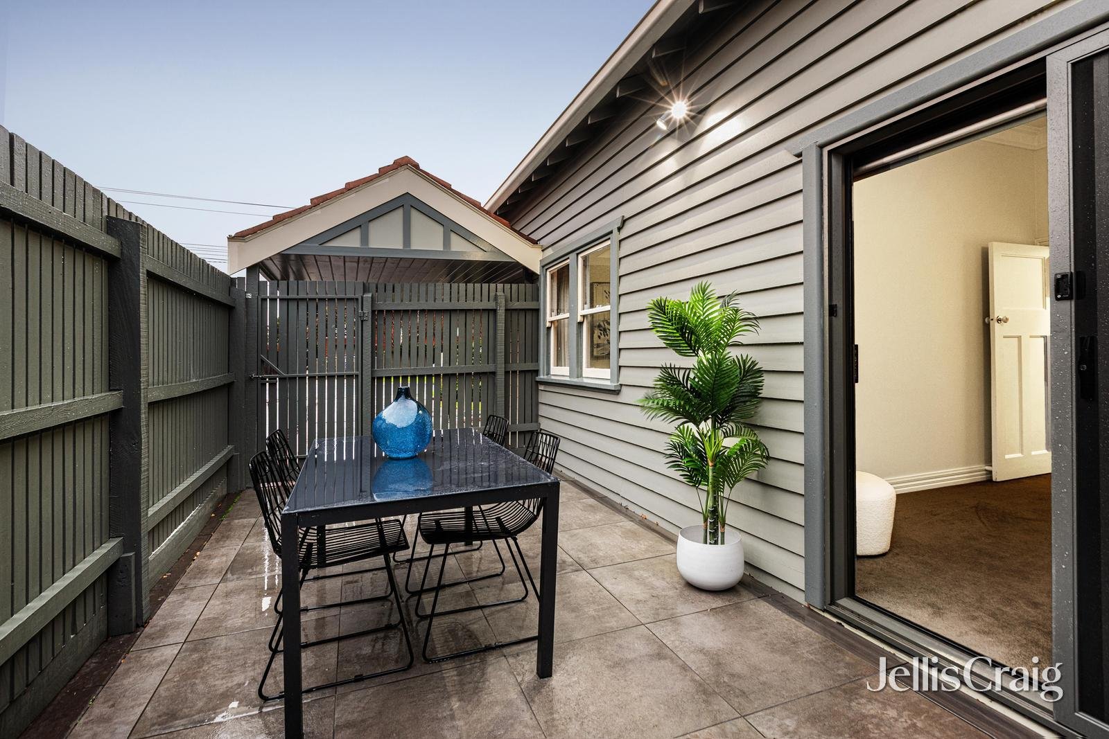 2 Exhibition Street, Mckinnon image 11