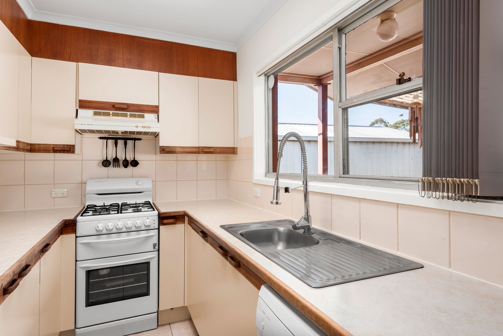 2 Fairbairn Drive, Corio image 4