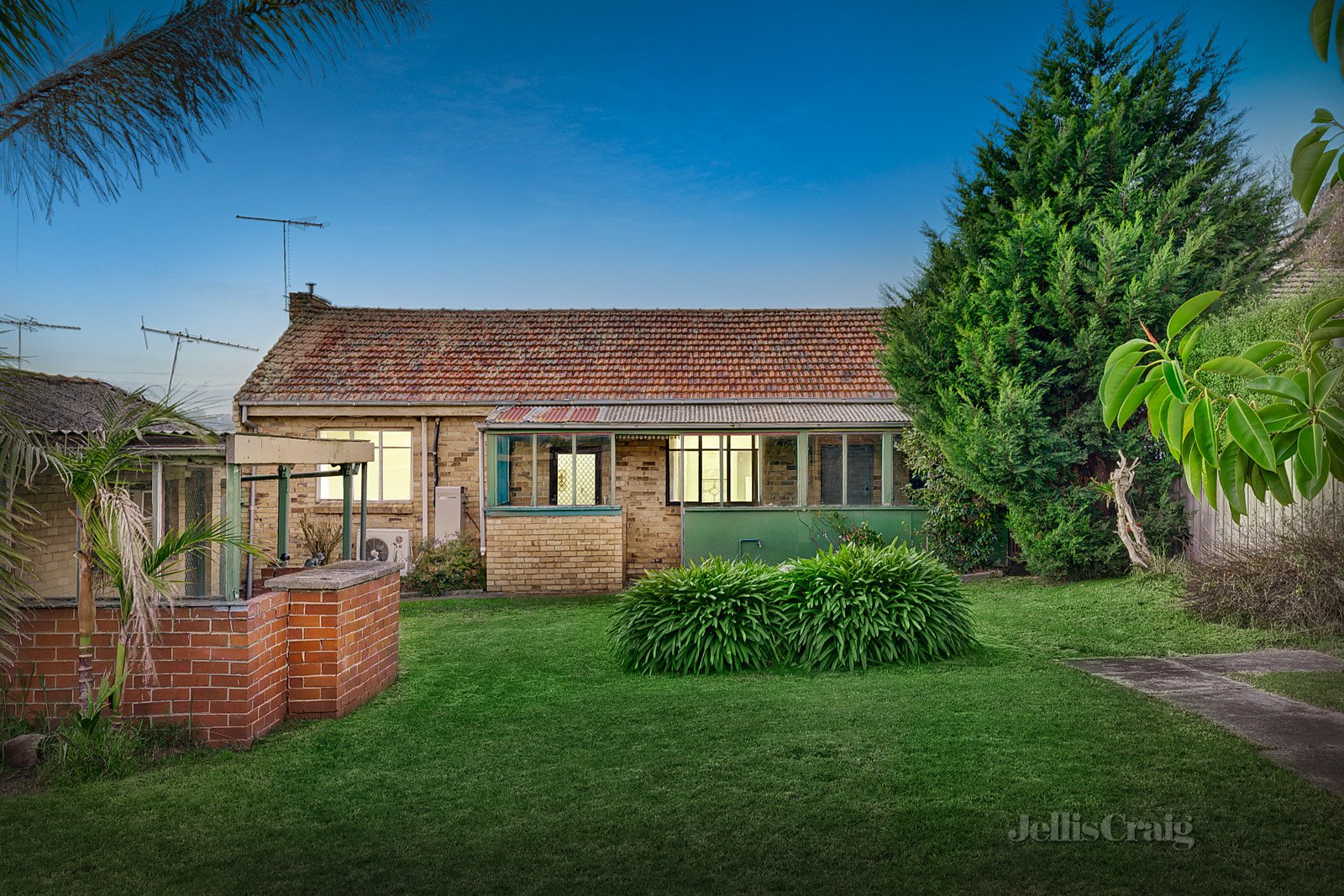 2 Farleigh Avenue, Burwood image 7