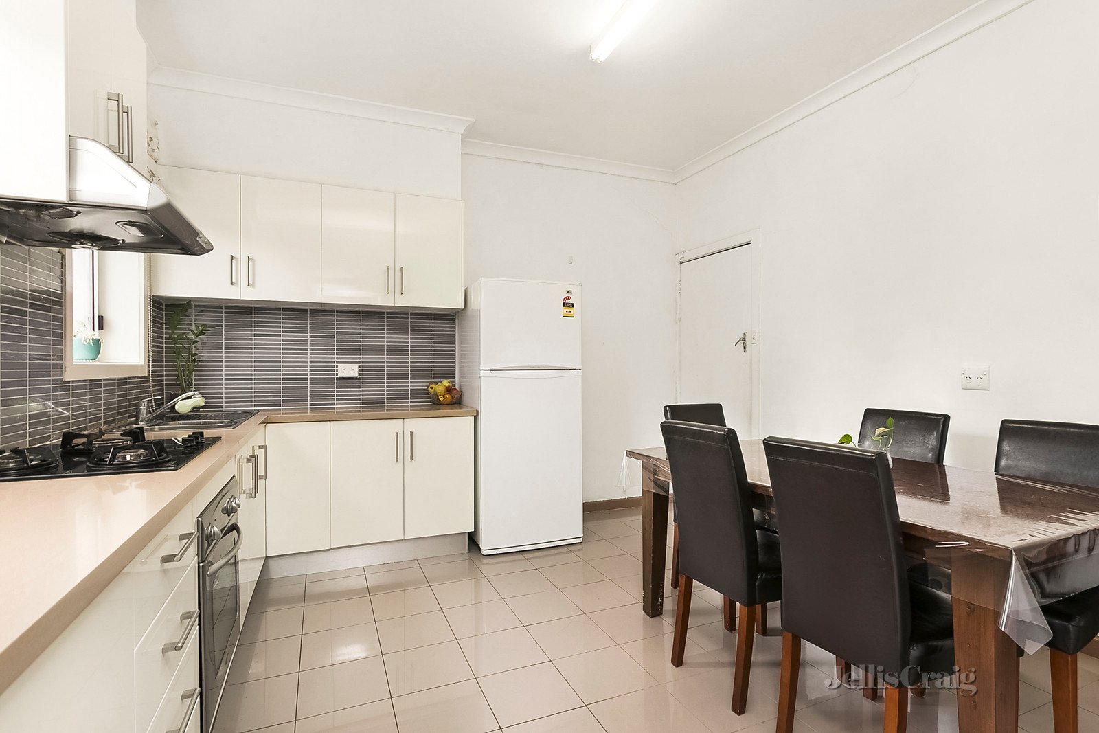 2 Farncomb Street, Ascot Vale image 3