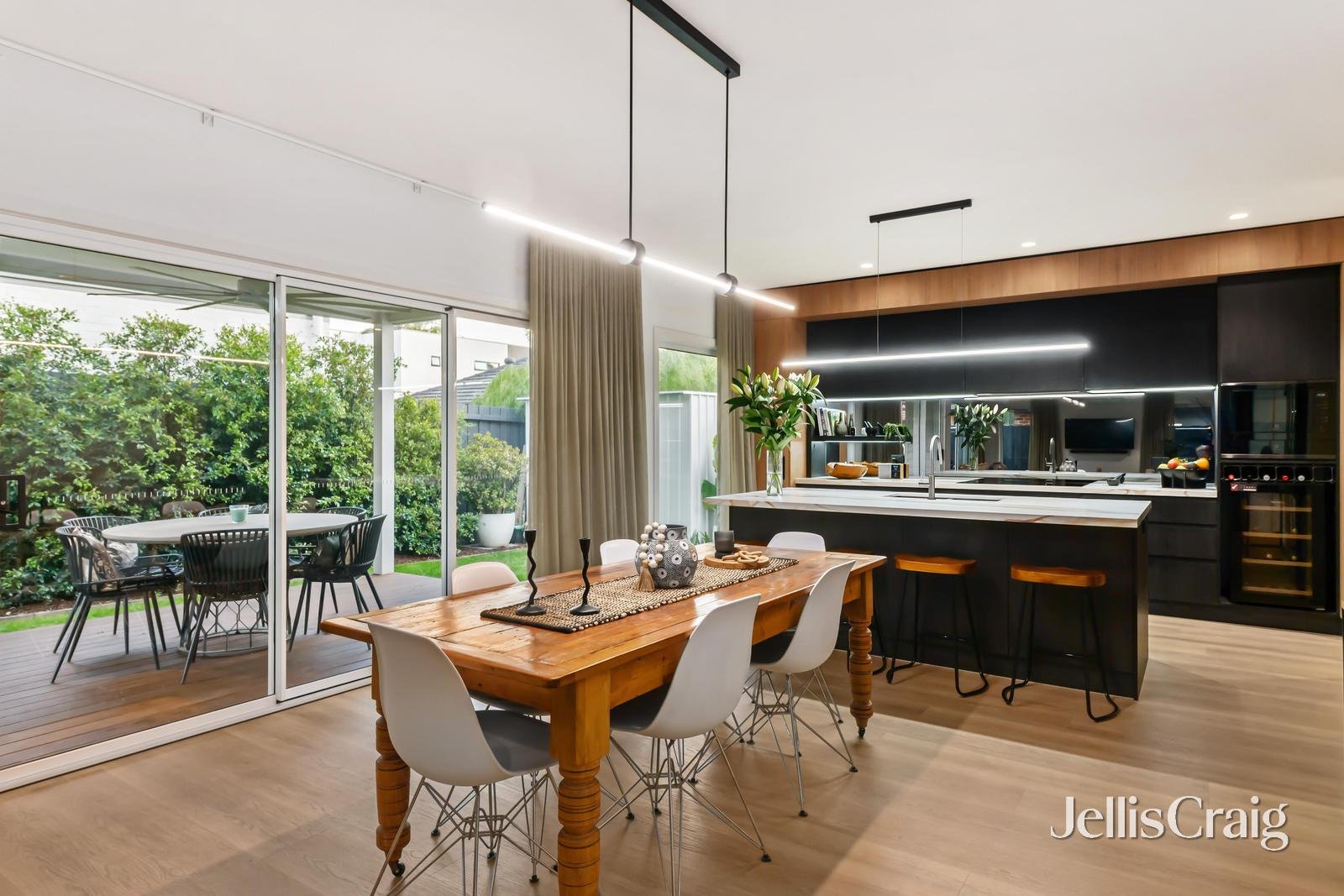 2 Farnley Street, Croydon image 3