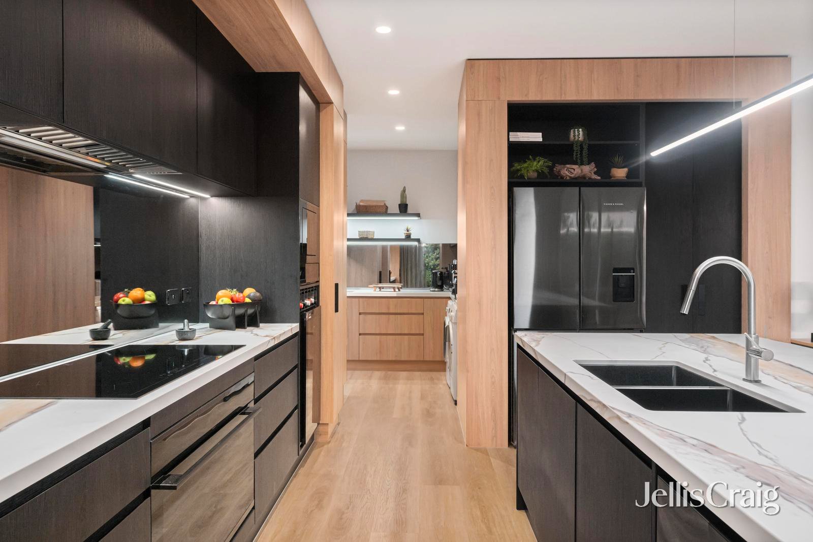 2 Farnley Street, Croydon image 5