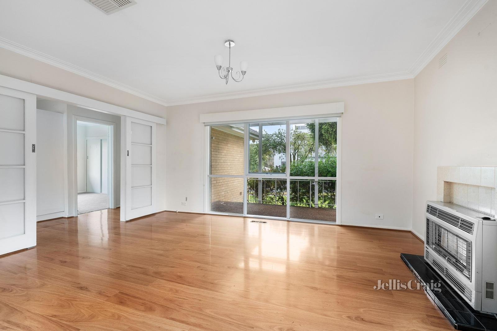 2 Fiander Avenue, Glen Waverley image 2