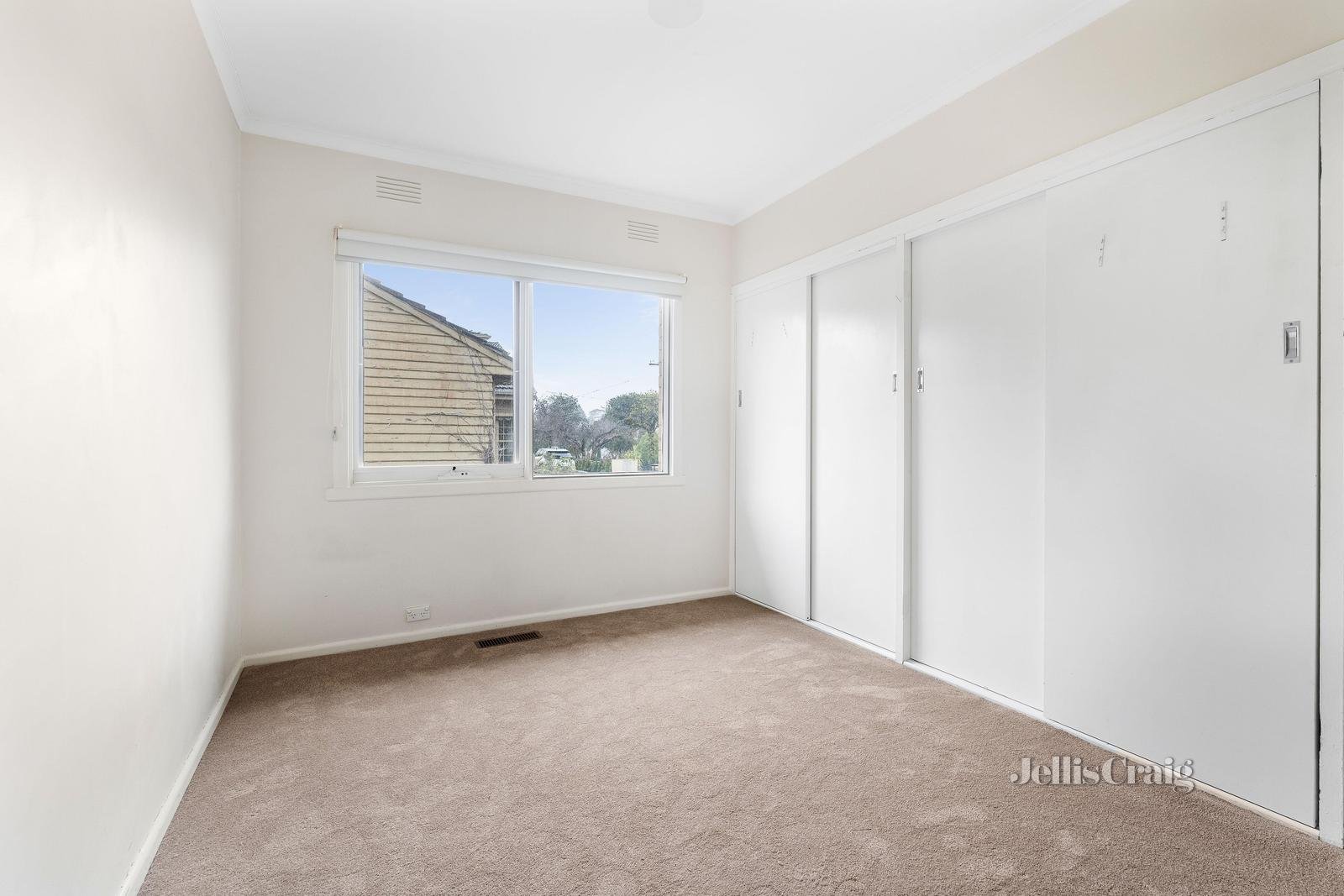 2 Fiander Avenue, Glen Waverley image 4