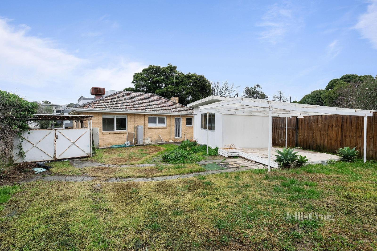 2 Fiander Avenue, Glen Waverley image 6