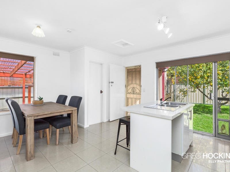 2 Finley Road, Altona image 5