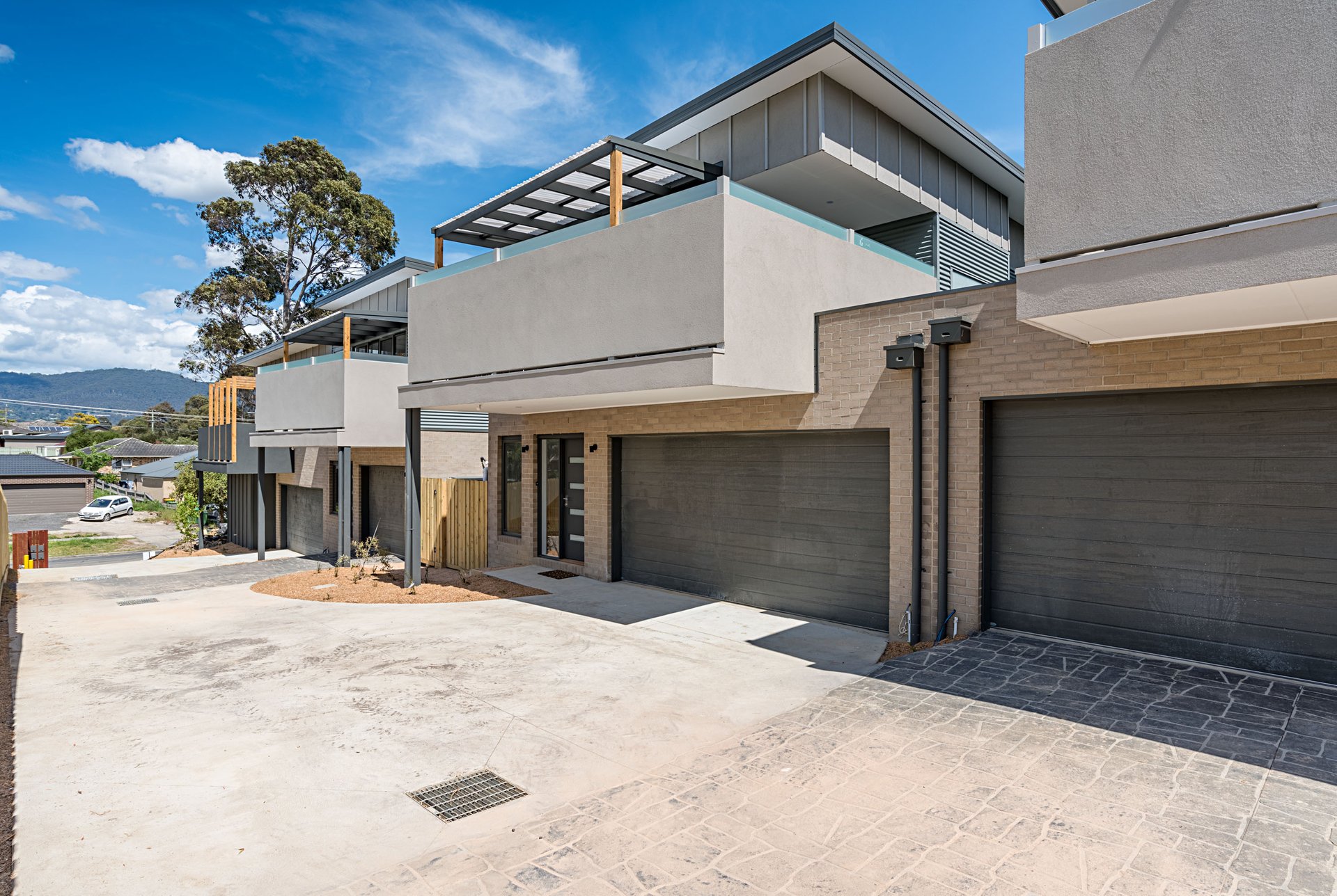 2 Floral Court, Mooroolbark image 1
