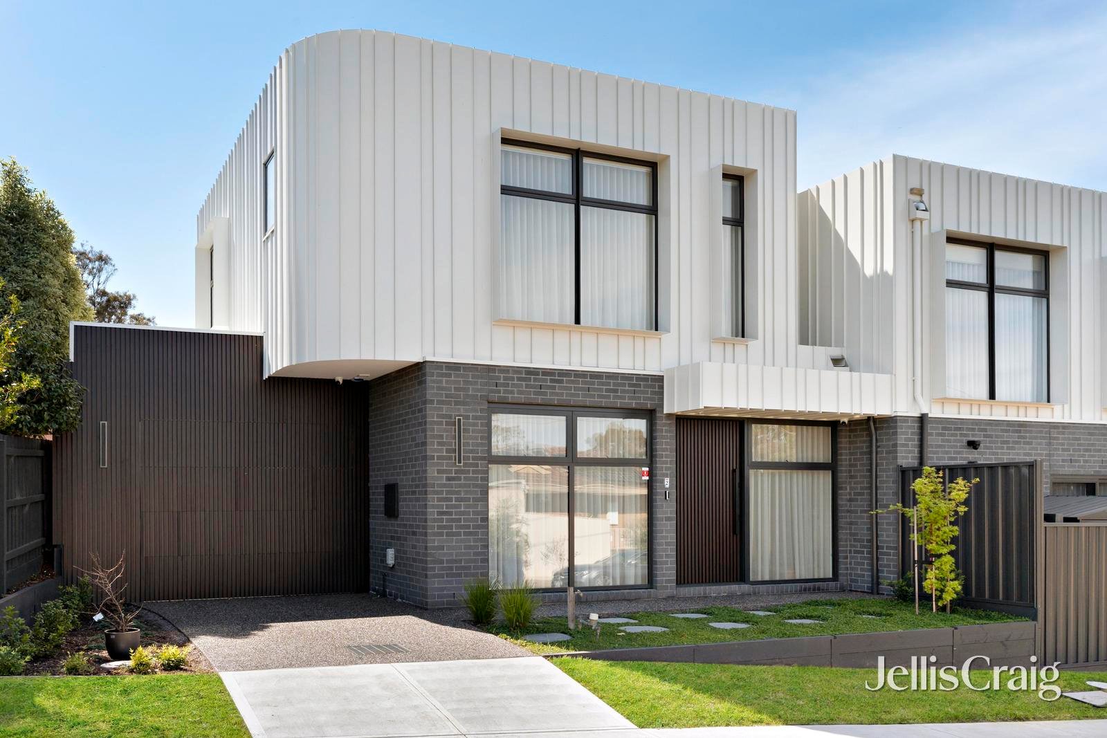2 Fokker Street, Strathmore&nbsp;Heights image 1