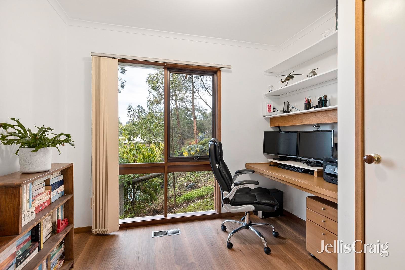 2 Forest Court, Croydon image 13