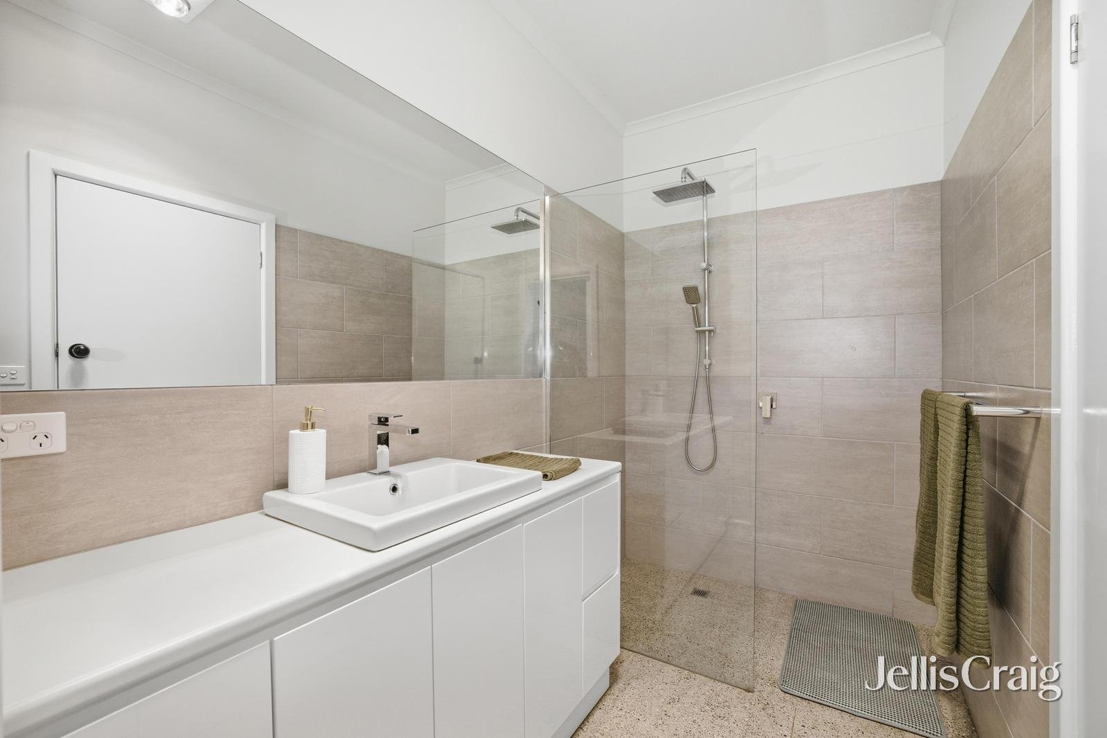 2 Form Street, Wendouree image 11