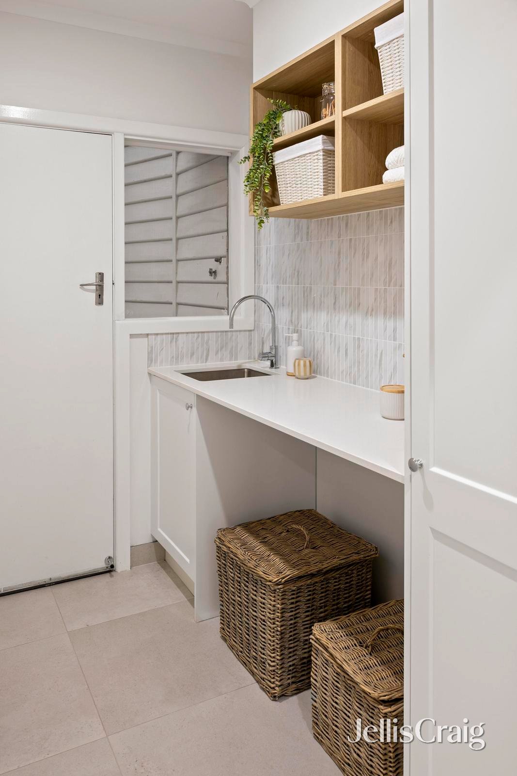 2 Frank Street, Vermont image 22