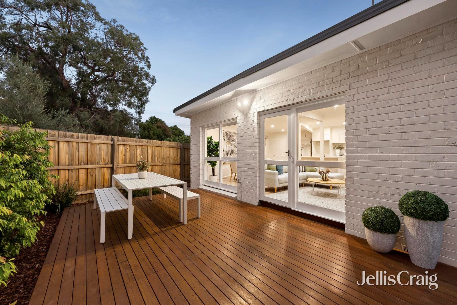 2 Frank Street, Vermont image 23