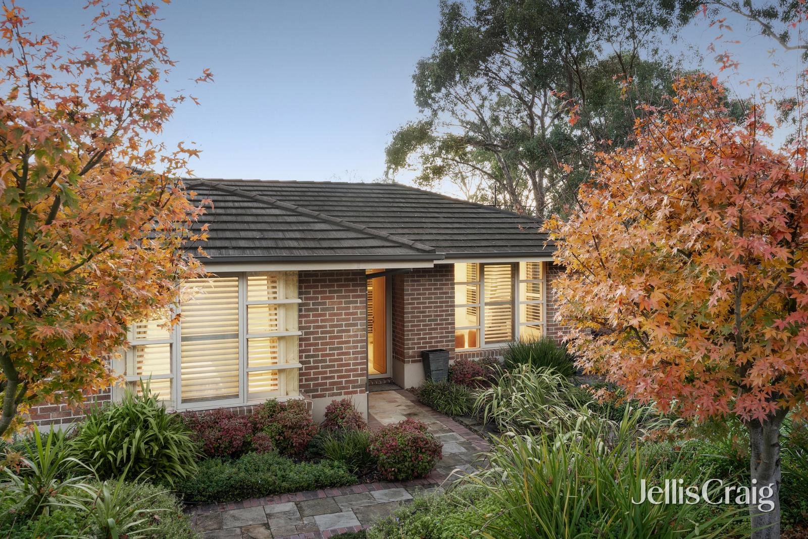 2 Garner Court, Macleod image 20