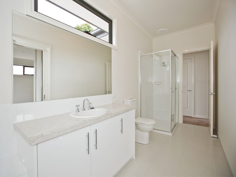 2 Garrawang Lane, Burwood East image 3