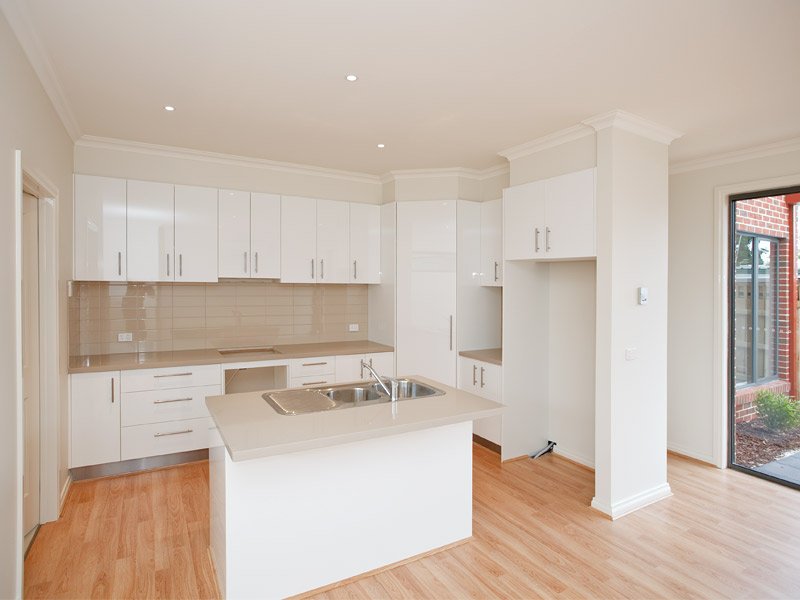 2 Garrawang Lane, Burwood East image 5