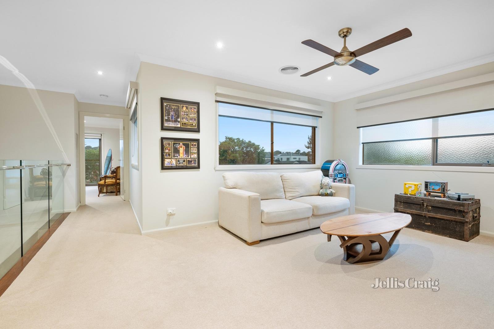 2 Gaynor Crescent, Glen Waverley image 4