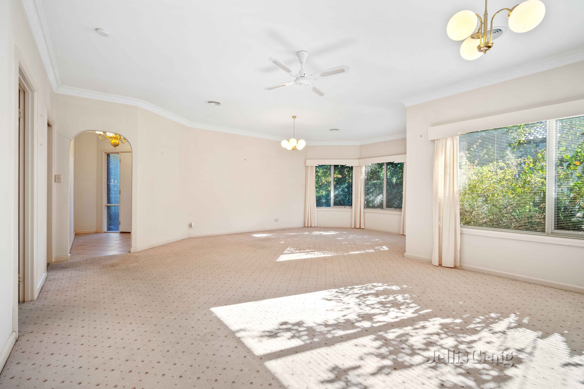 2 Gillies Street North, Lake Wendouree image 4