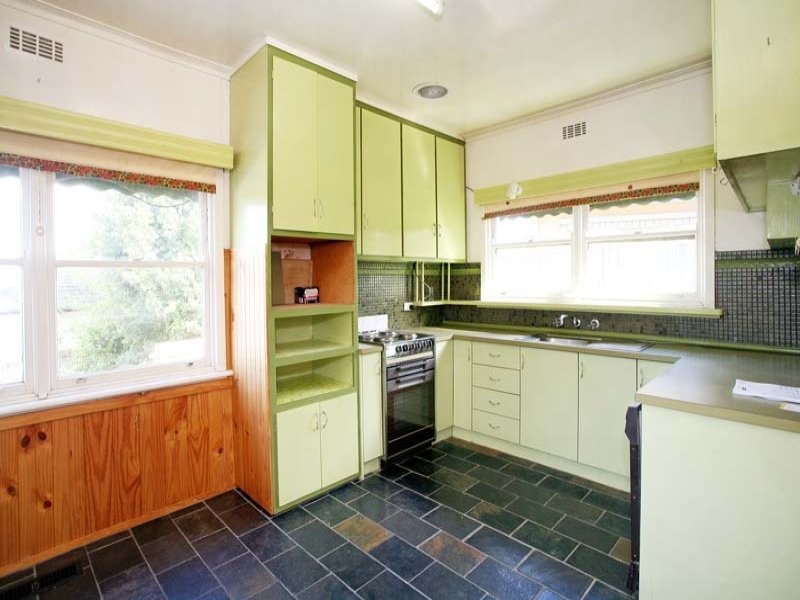 2 Gissing Street, Blackburn South image 4