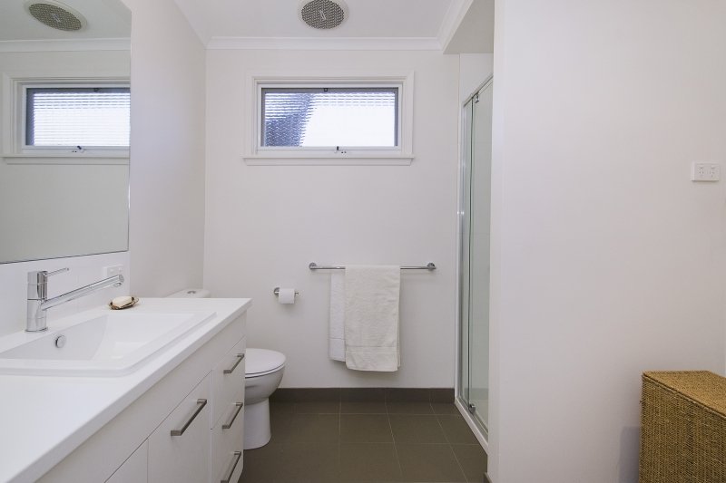 2 Glamis Street, Newtown image 8