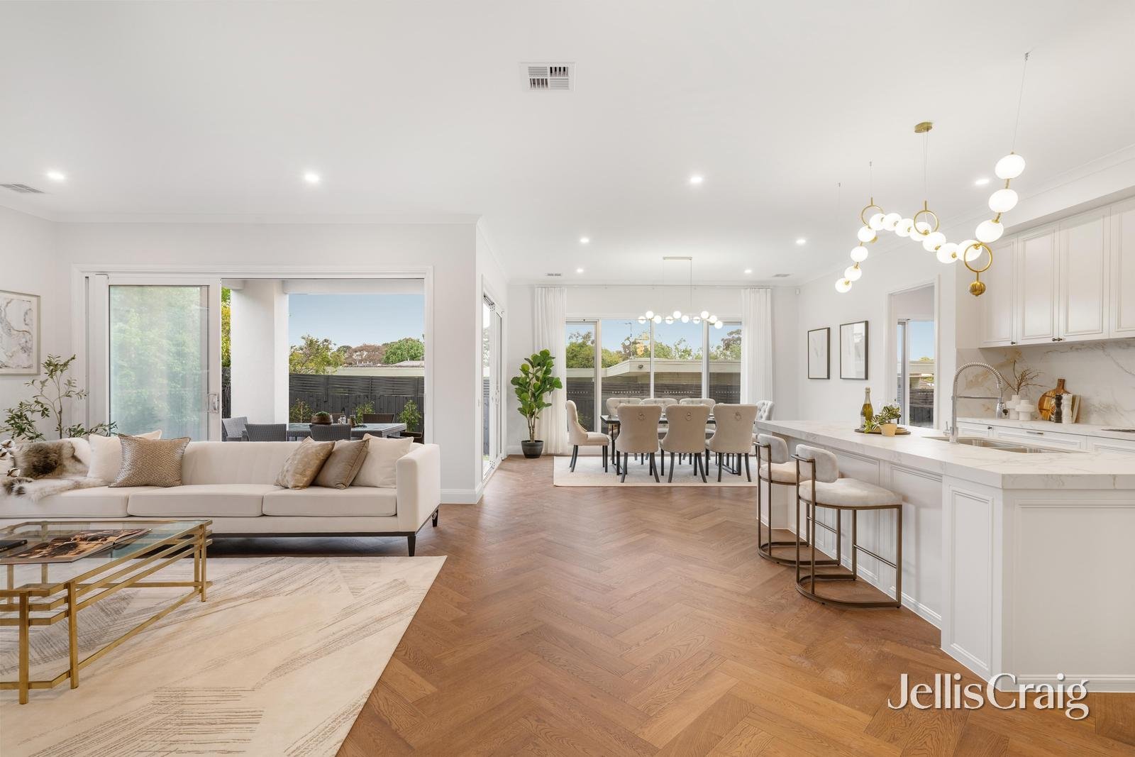 2 Glenarm Place, Mount Waverley image 3