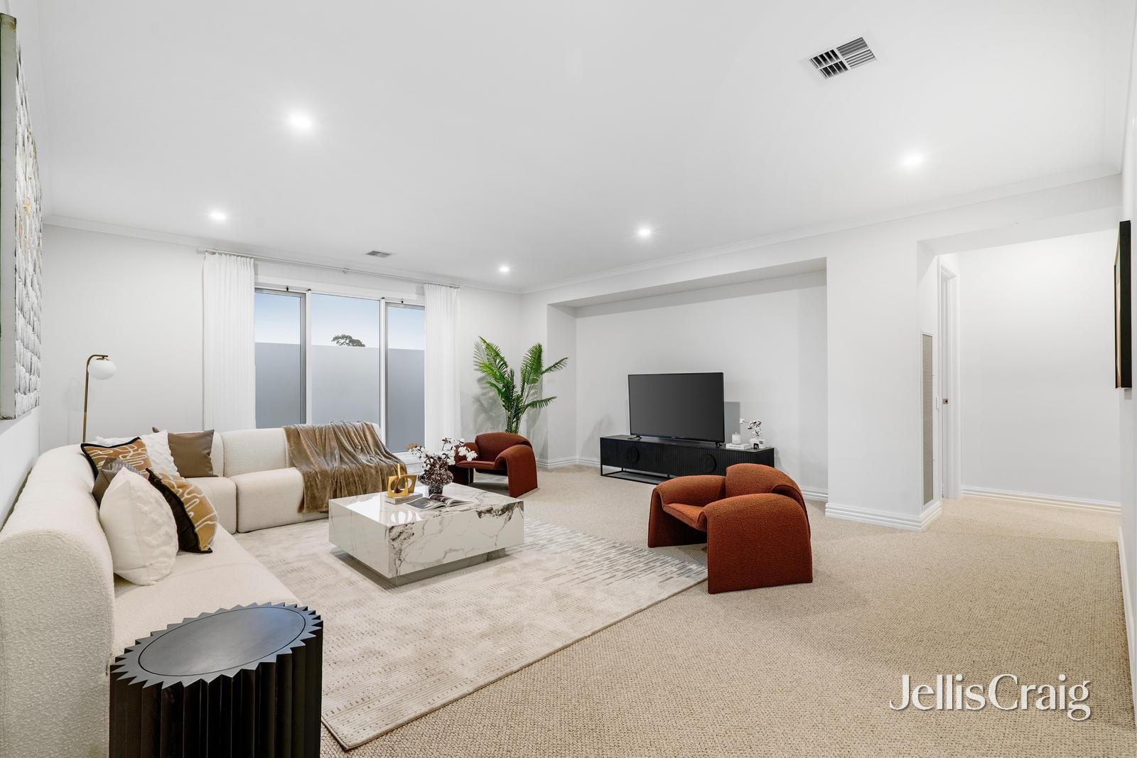 2 Glenarm Place, Mount Waverley image 6