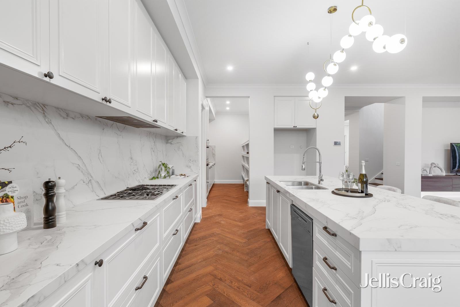 2 Glenarm Place, Mount Waverley image 15