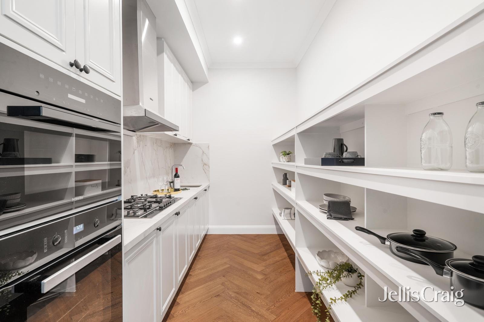2 Glenarm Place, Mount Waverley image 16