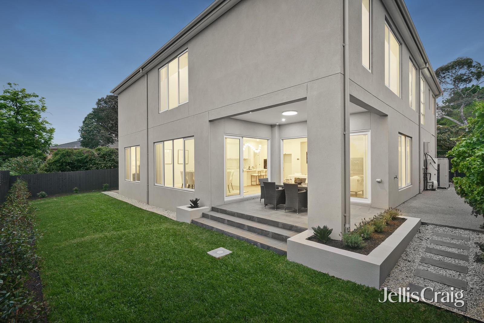 2 Glenarm Place, Mount Waverley image 20