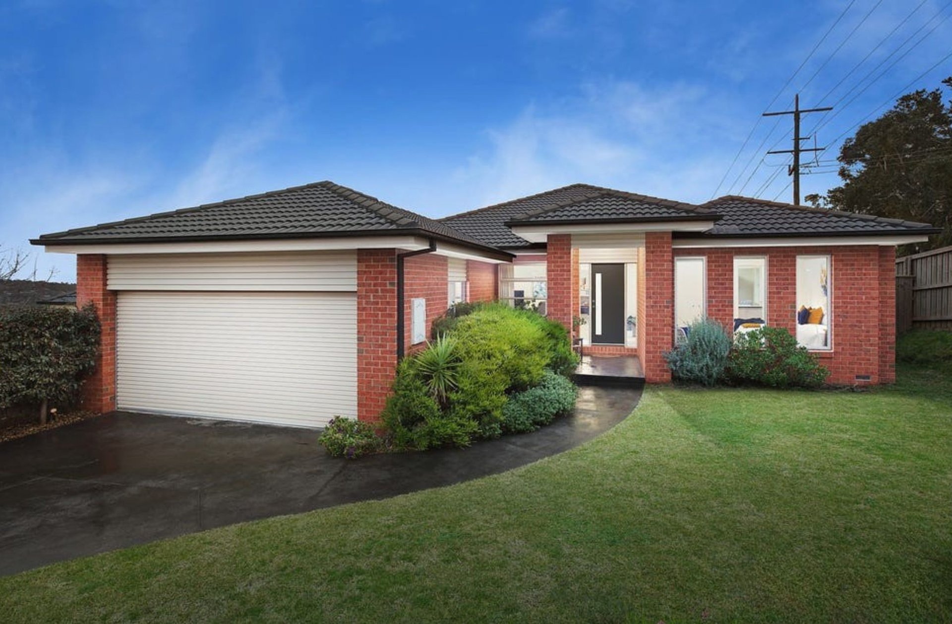 2 Grand View Grove, Lilydale image 1