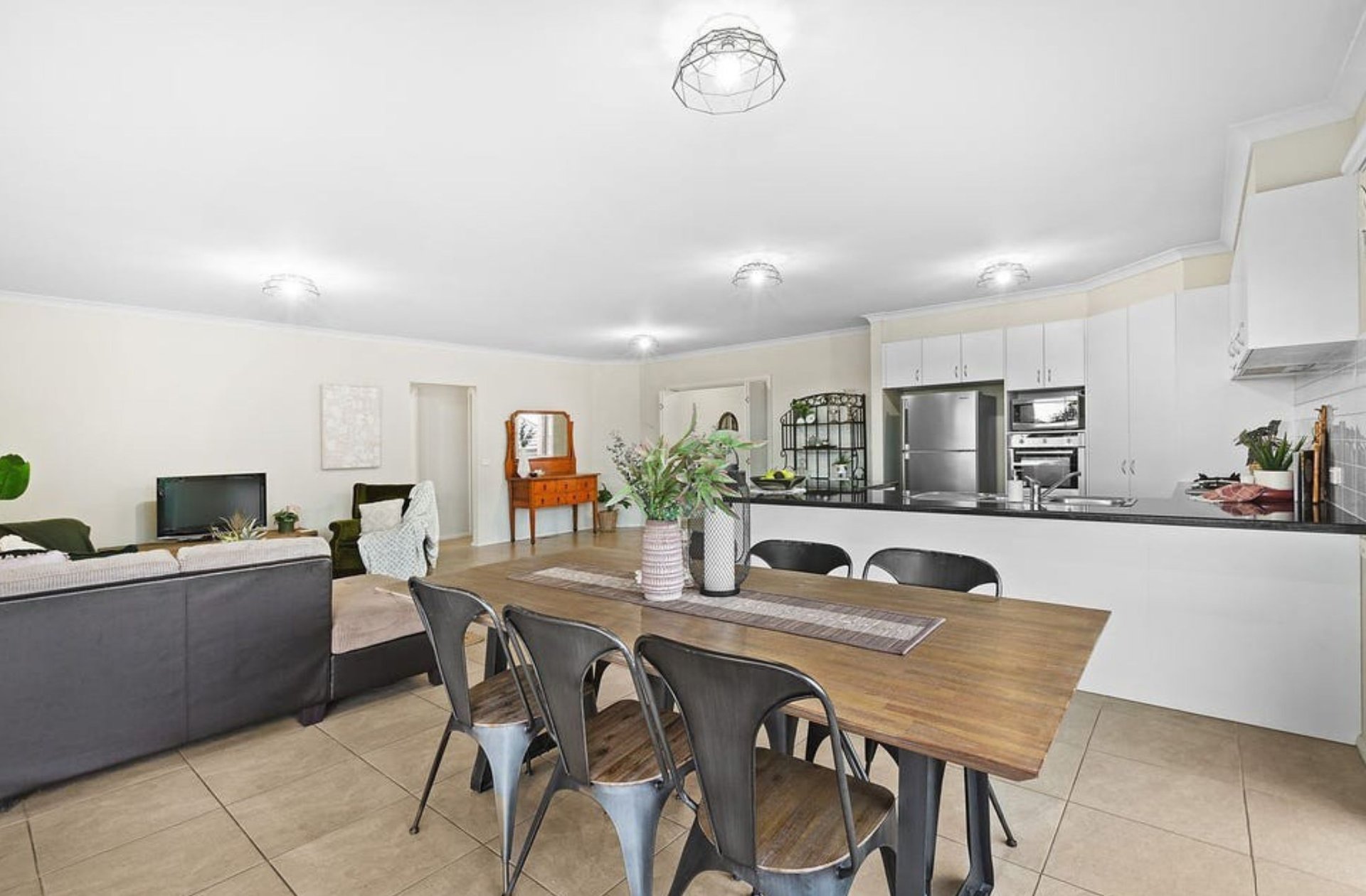 2 Grand View Grove, Lilydale image 4