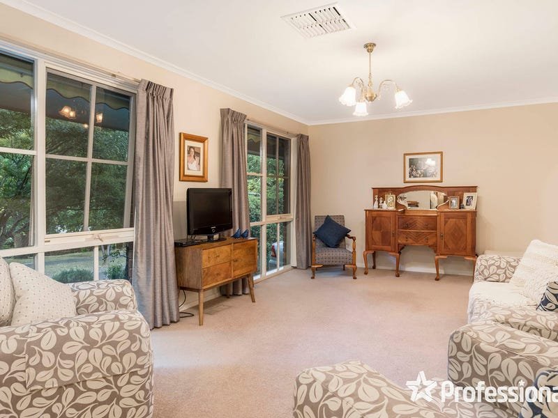 2 Great Oak Court, Mooroolbark image 2