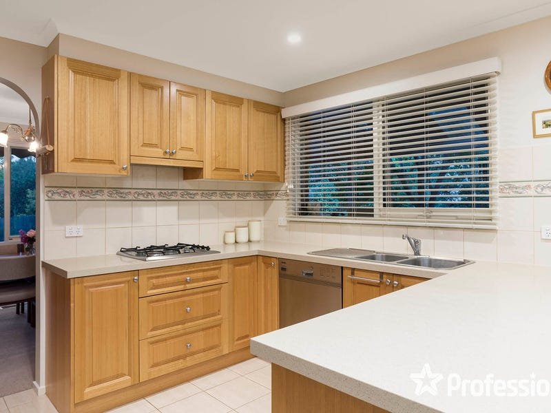 2 Great Oak Court, Mooroolbark image 4