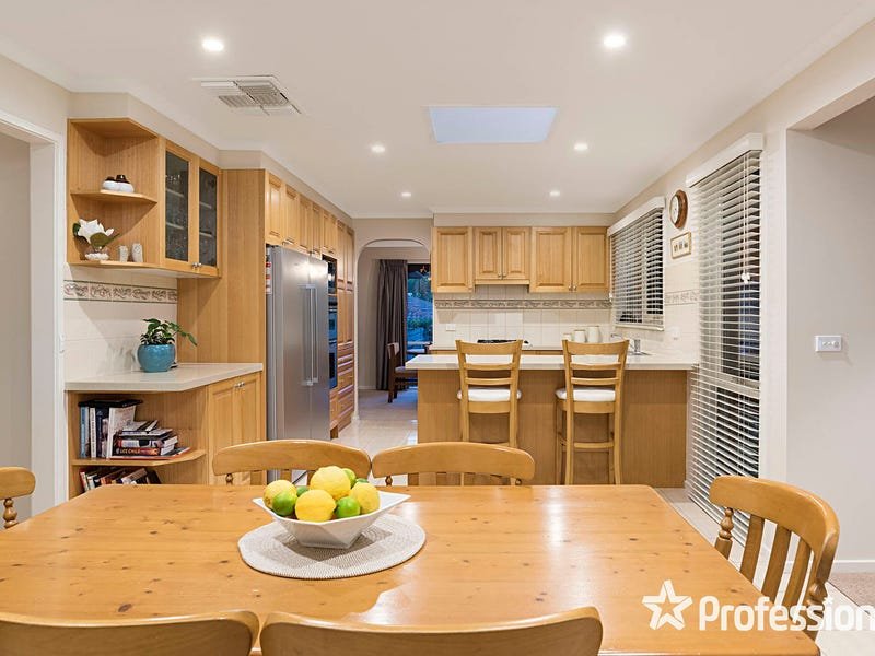 2 Great Oak Court, Mooroolbark image 6