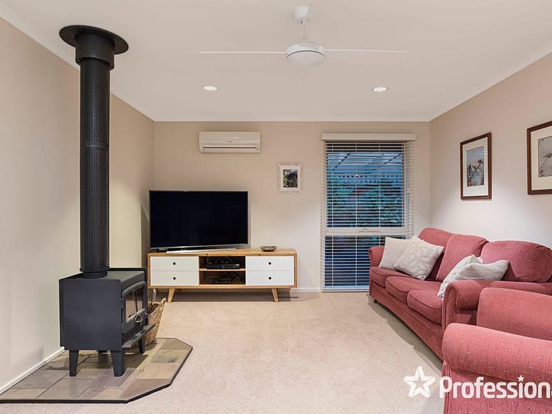 2 Great Oak Court, Mooroolbark image 7