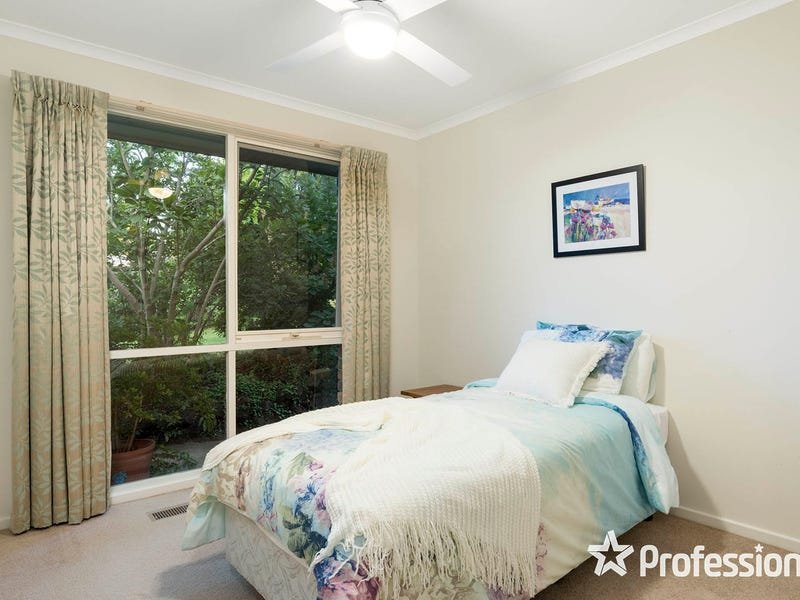 2 Great Oak Court, Mooroolbark image 12