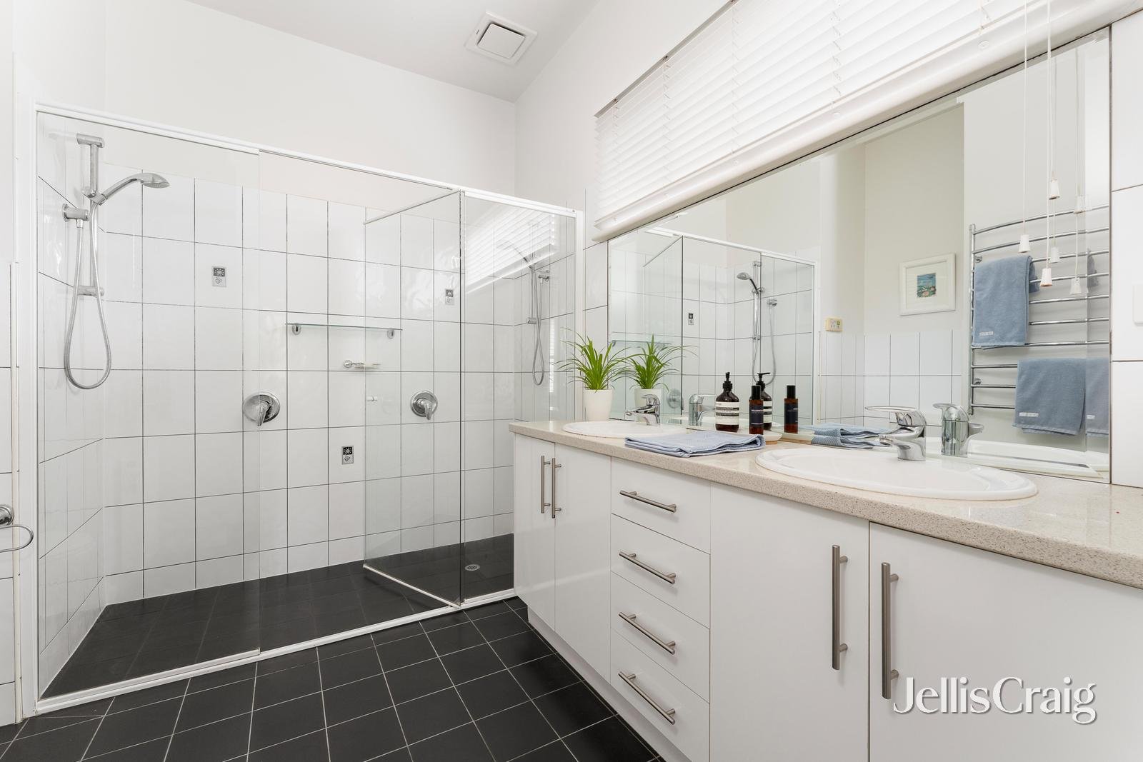 2 Gull Lane, Williamstown image 9