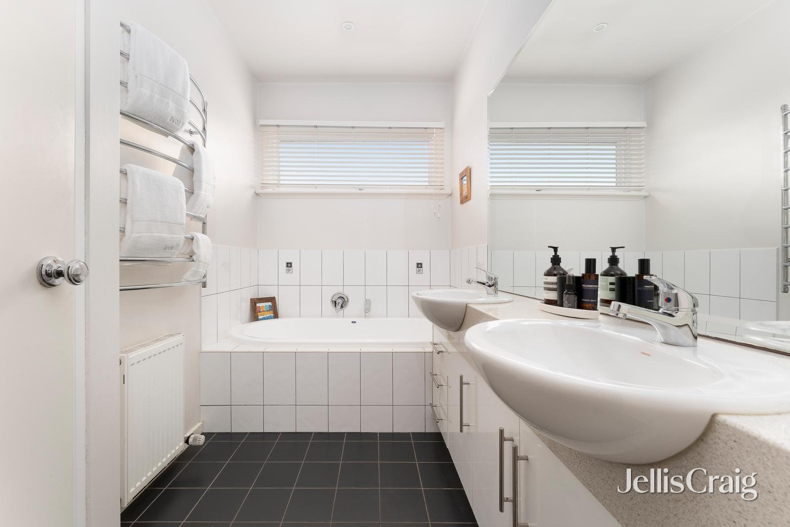 2 Gull Lane, Williamstown image 16