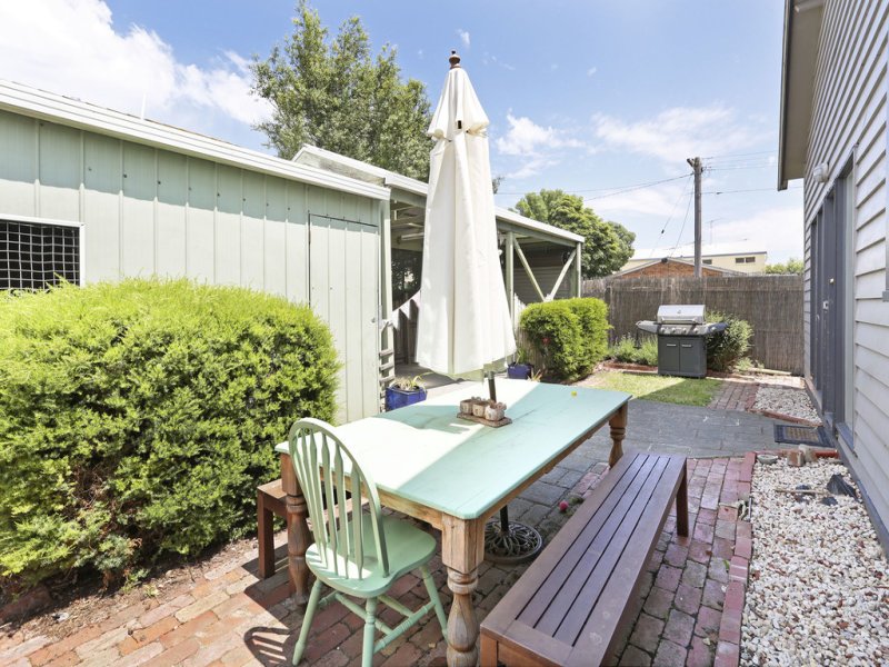2 Gurr Street, East Geelong image 9