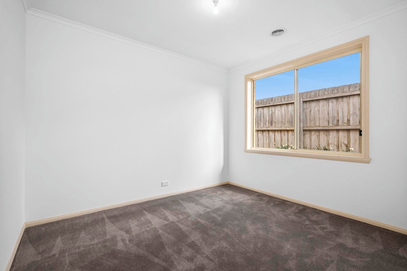 2 Hailar Lane, Lara image 10