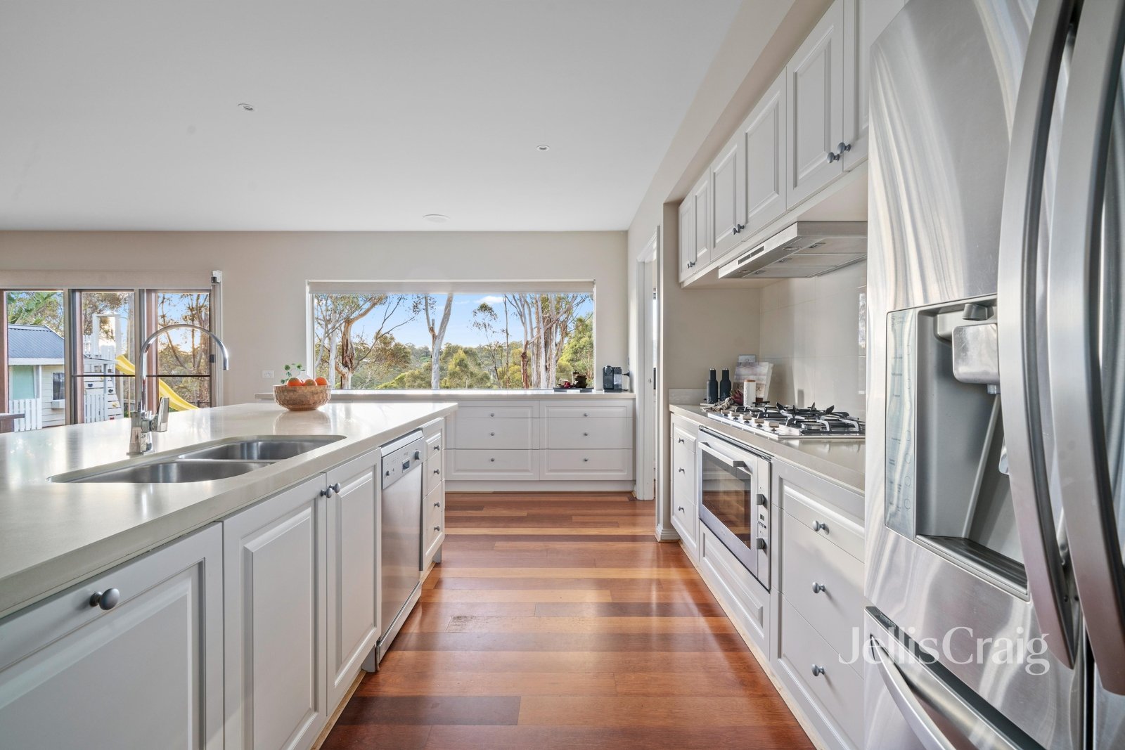 2 Hakea Close, Greensborough image 4