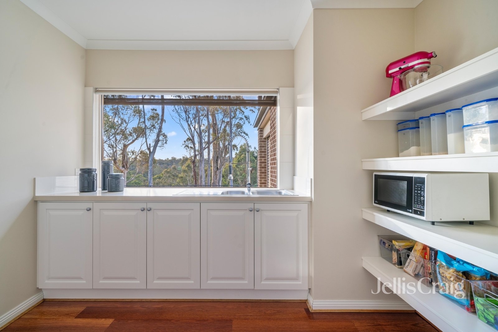 2 Hakea Close, Greensborough image 5