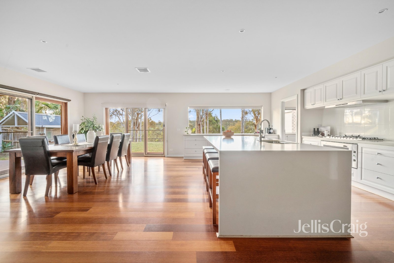 2 Hakea Close, Greensborough image 6