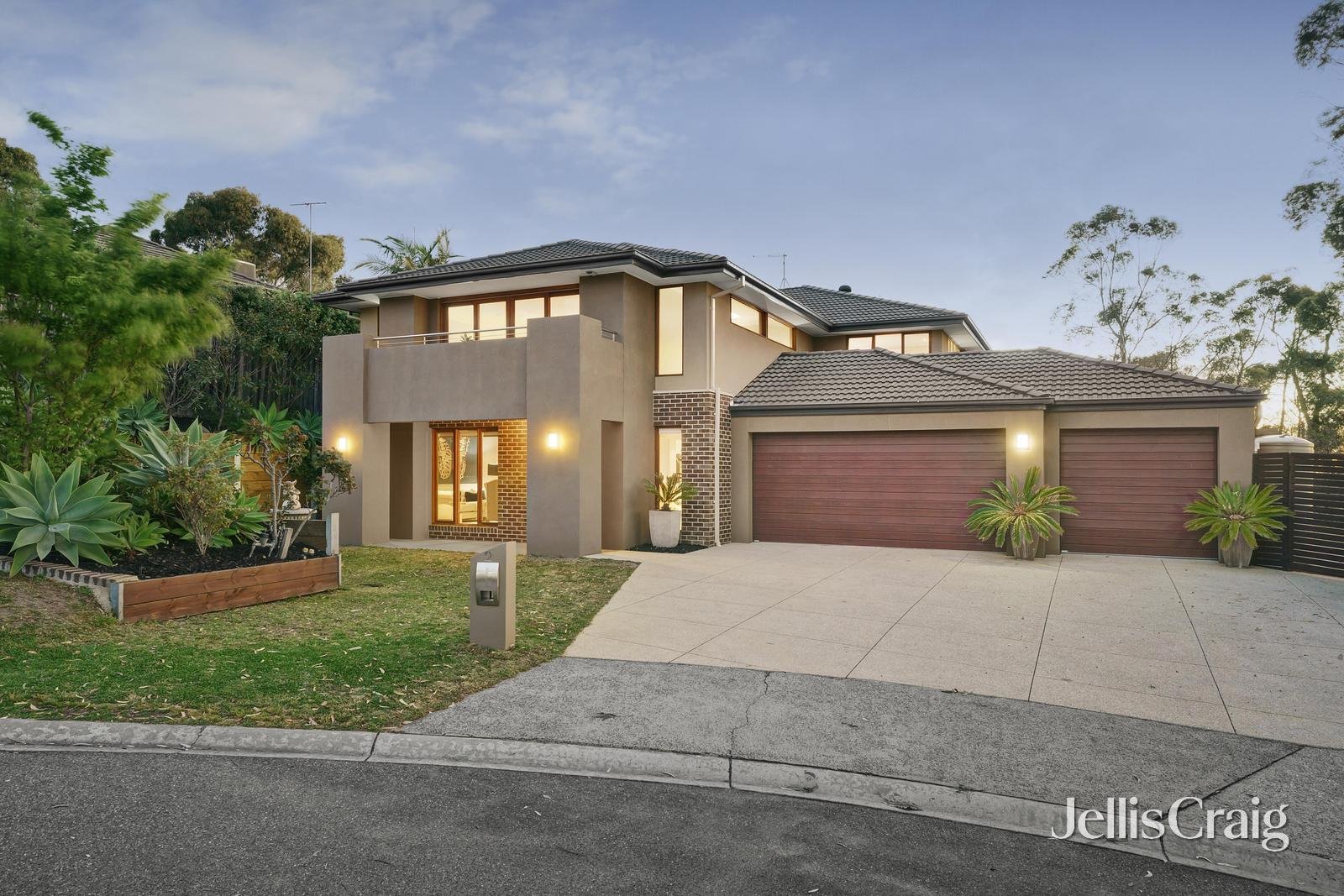 2 Hakea Close, Greensborough image 1