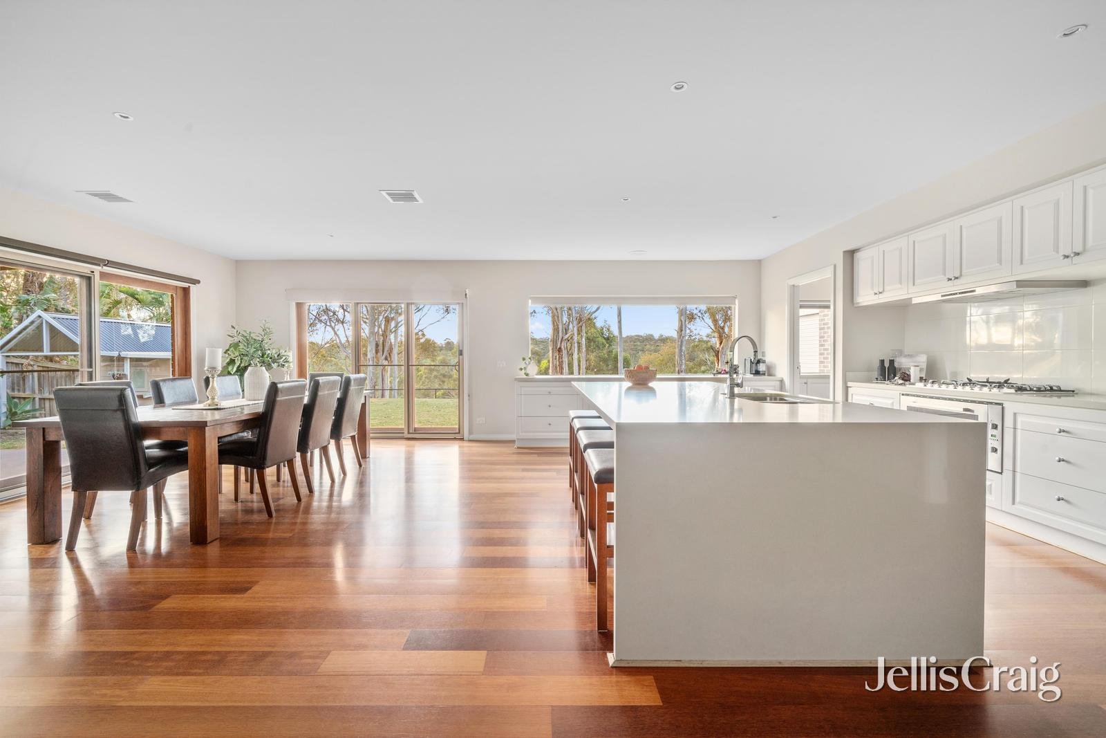 2 Hakea Close, Greensborough image 11