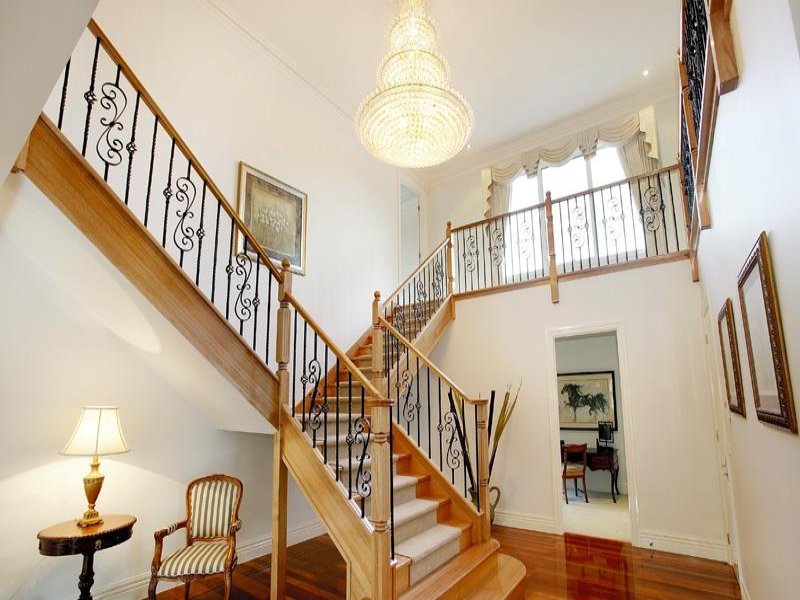 2 Hamilton Street, Balwyn image 2